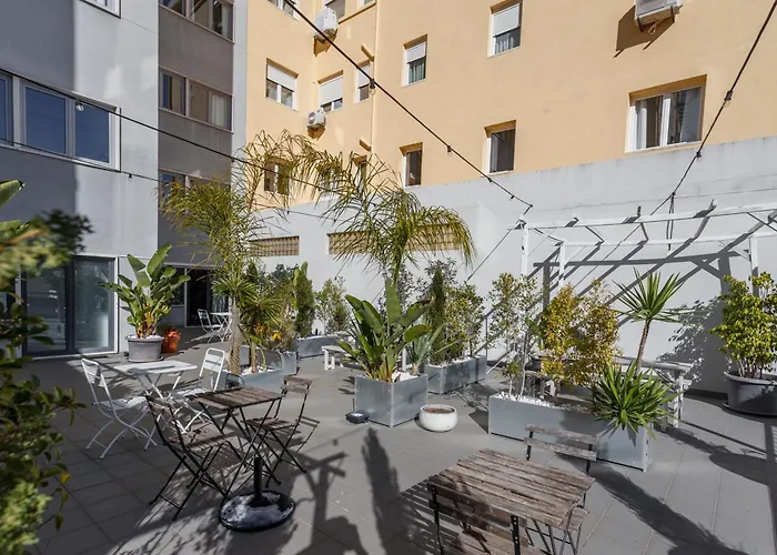 Lisbon Martini Nest By Misha\'S Place 6A